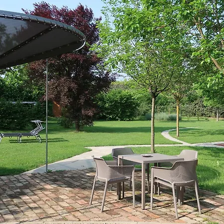 Sacramora Bed & Breakfast 3*